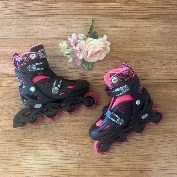 NIB Inline Skates (Sz 2-5) Roller blades - Picture 1 of 16
